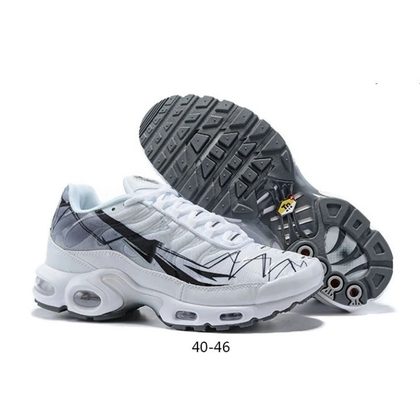 NIKE AIR MAX PLUS